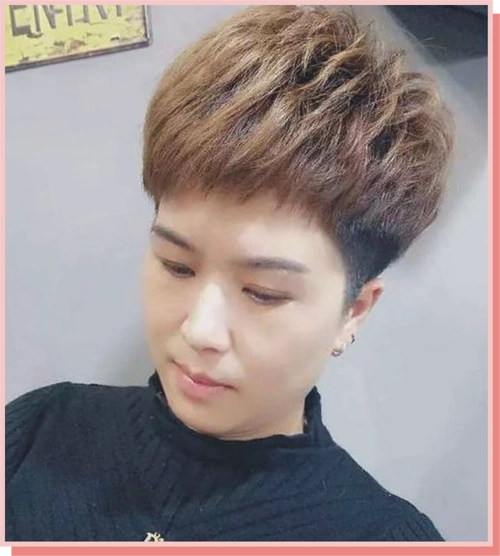 烫发洋气但是容易老气,短发怎样烫做到时尚减龄不老气?