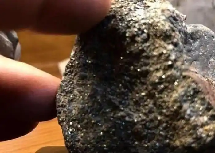 浙江省杭州市临安区大明山施工河段发现疑似"狗头金" 掀淘金热