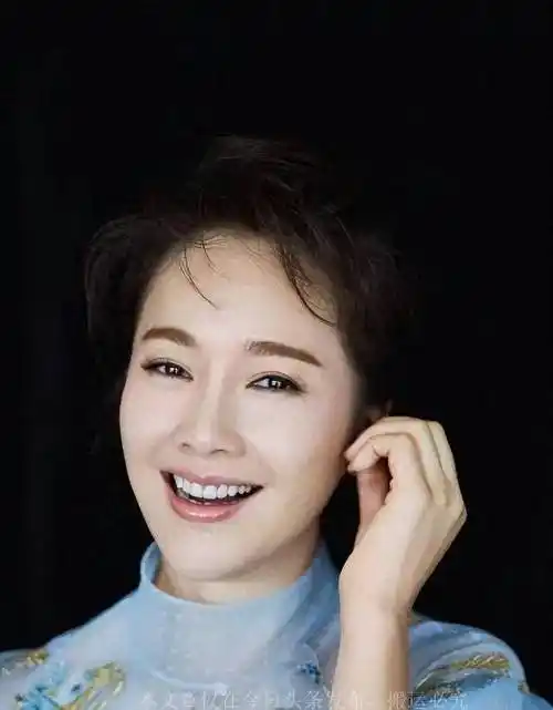 曾迷倒王志文,与陈道明传过绯闻,如今46岁的她归来"杀疯了"_左小青