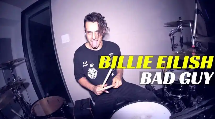 烟鬼电音组合御用鼓手matt mcguire演奏碧莉billie