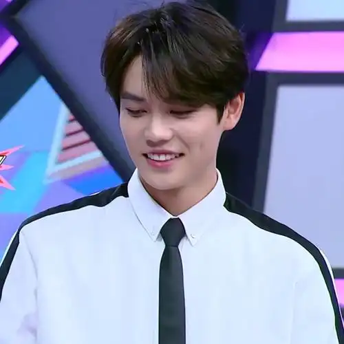 自截快乐大本营.林彦俊可二改图