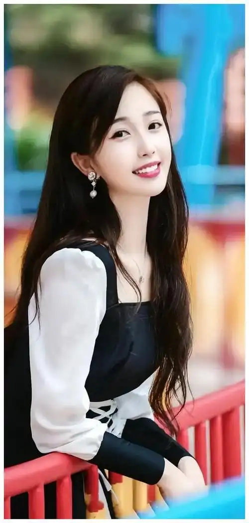 虞书欣大胆挑战性感小酥胸惊艳全场爆款之路开启新篇章