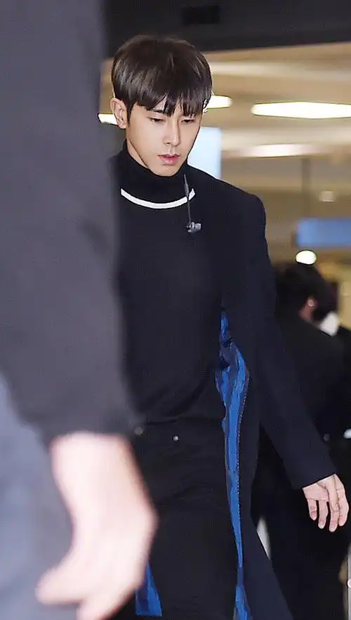 瑜卤允浩##郑允浩 机场