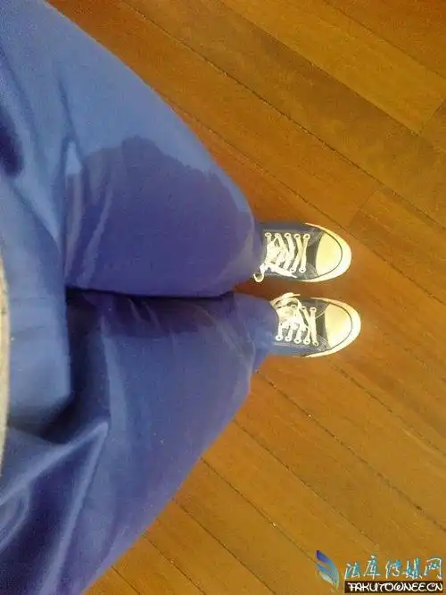 女生尿裤子的真实尴尬故事尿裤子的各种经历口述