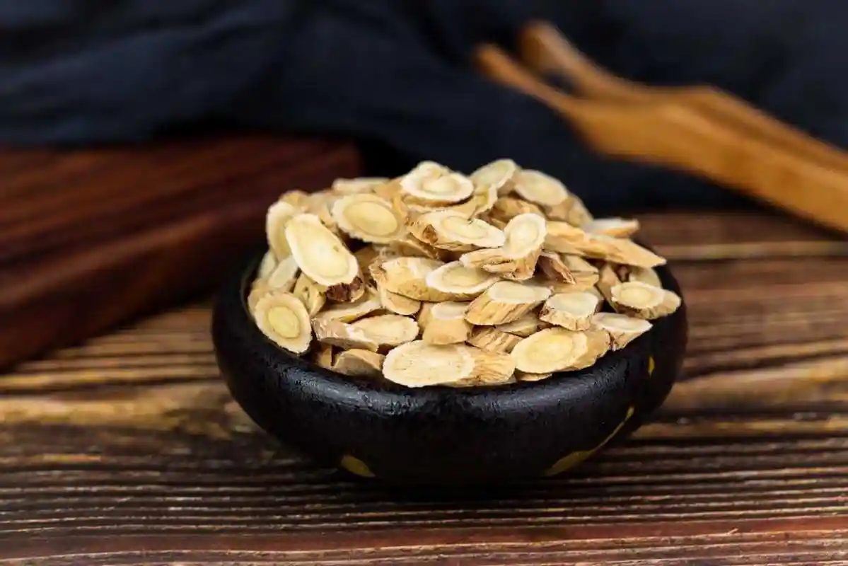 黄芪和它是"天作之合",搭配泡水喝,或能气血双补,消肿利水