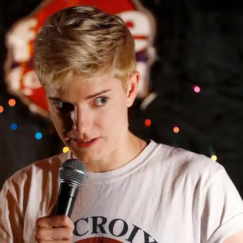 梅·马丁_演员_作品_个人资料_简历_生日_留言 - 酷乐米