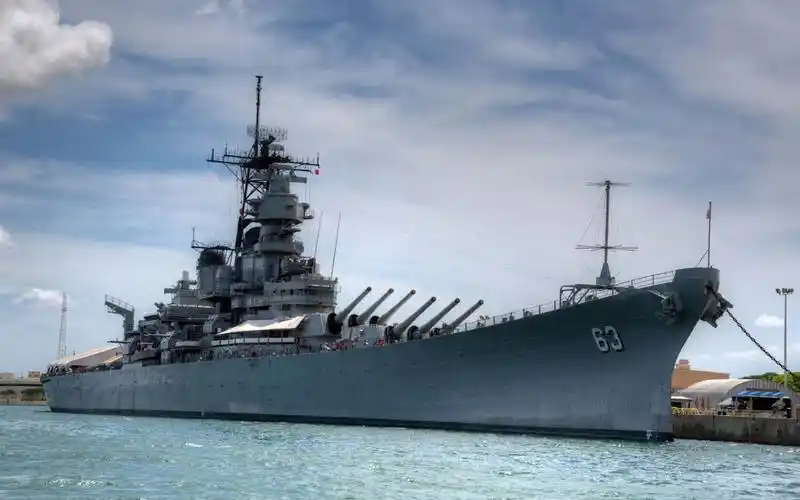 【战舰世界】衣阿华:游走炮台,绝不冒进,突出就是个怂字(划掉