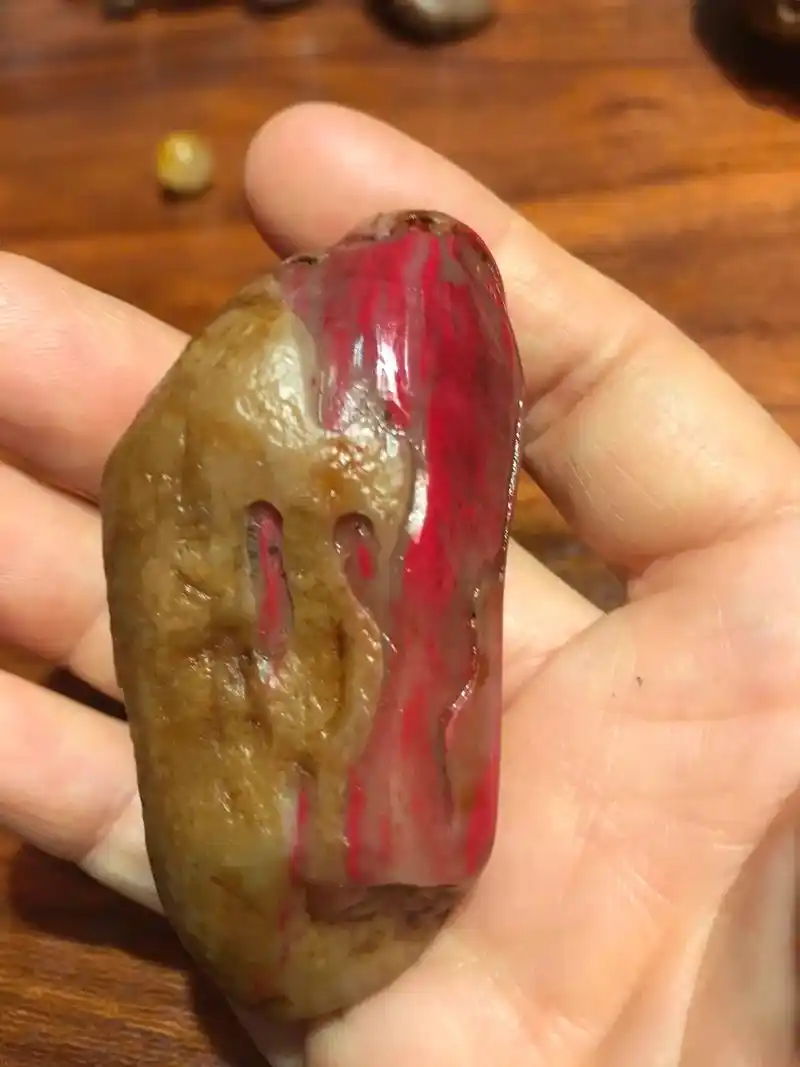 鸡血石  收藏级别的孤品原石 拿手里就不愿意放下的那种 质 - 抖音