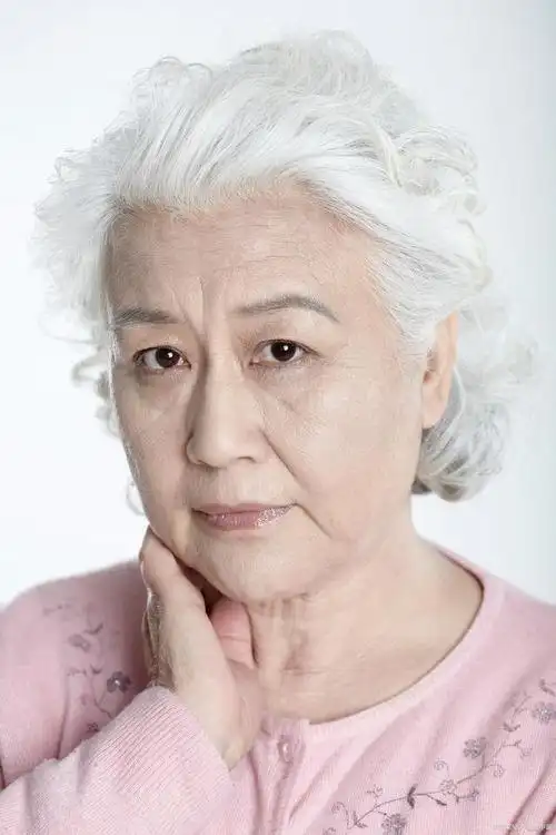 美容院想玩白发变黑发,结果聋子治成了哑巴