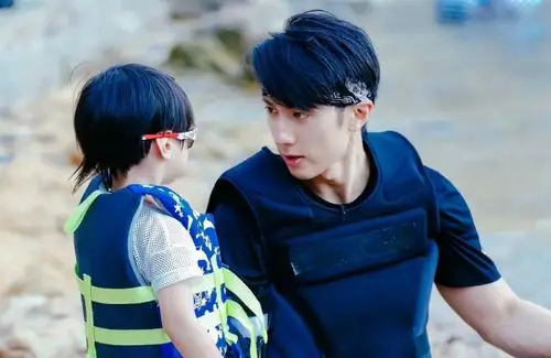 吴尊发妻子生产照片,发文一辈子要对老婆好