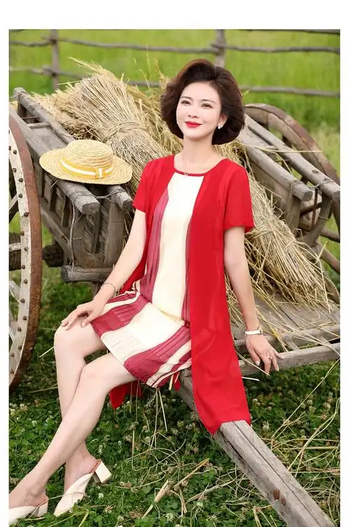 宝莲朵妈妈装夏季中长款中老年女装夏装连衣裙50岁中年妇女雪纺条纹