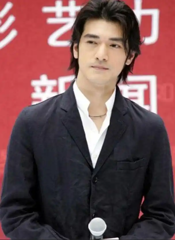 不演戏就"消失"的金城武,是娱乐圈"独一无二"的存在