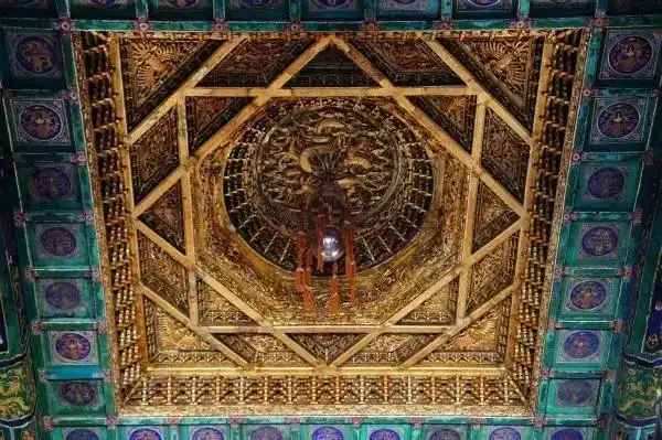 最美天花板:中国,藻井