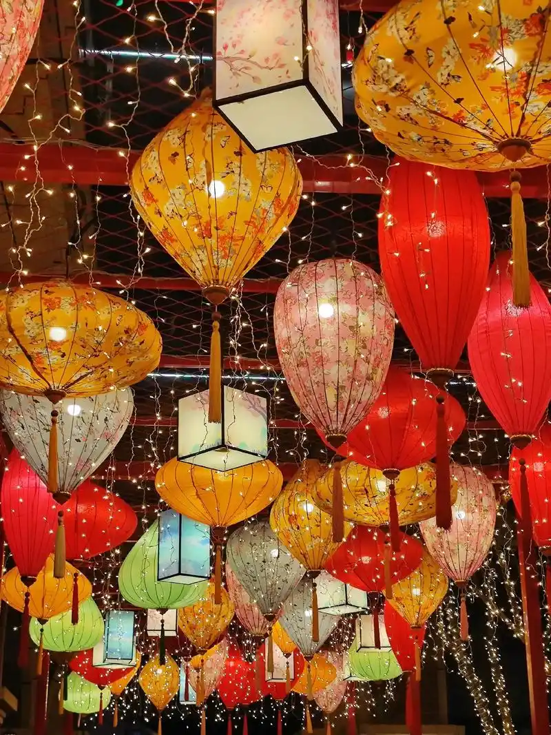 年味十足 | 灯笼96和过年绝配.前门大街的灯笼和景色很好看 - 抖音