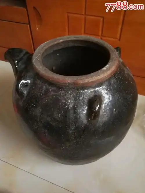 宋代黑釉大陶罐