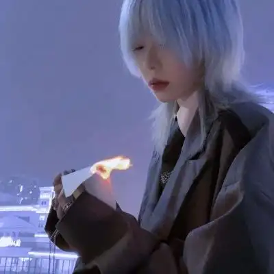 帅气又酷的女生头像 高清染发又酷又飒的女头图片