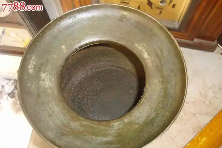 民国铜啖盂夜壶尿盆重2斤没补没裂纹不漏