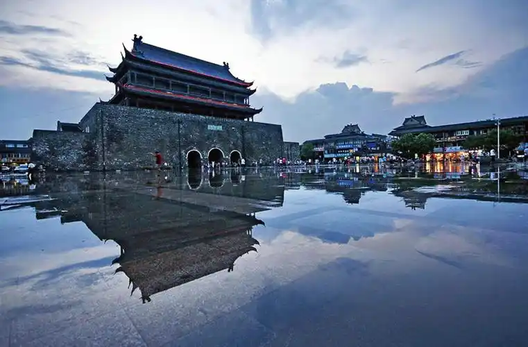 朱元璋为何要在家乡凤阳修建中都皇城,最后怎么成为了烂尾楼?