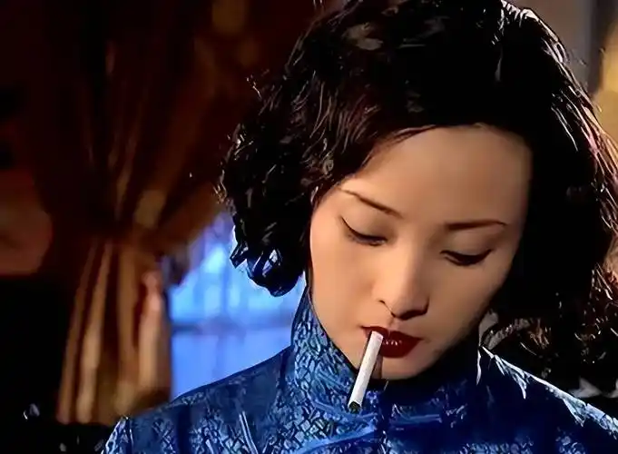 原创穿旗袍真显身材把刘嘉玲关晓彤等旗袍装放一起看差别出来了