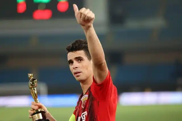 中超#近日,根据巴西媒体《uol》的报道,巴西球员奥斯卡想要从中超