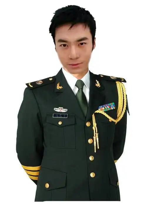 最好时穿军装的要做头像用,能再给换个肌肉男的上半身更好,不要太恶心