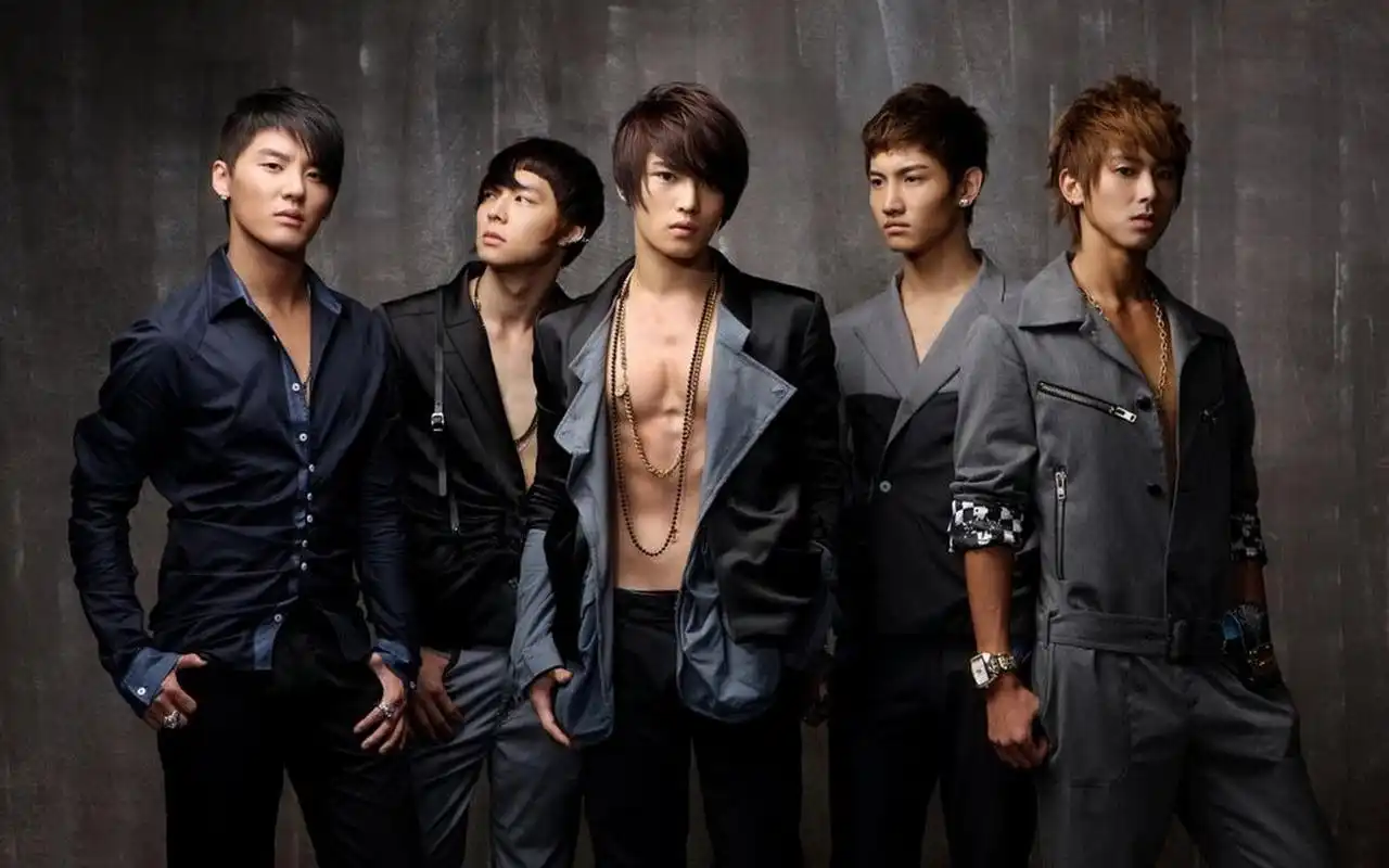 东方神起图片壁纸之杂志帅气写真