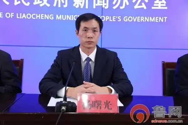 杨曙光介绍,全县1726个基层党组织闻令而动,坚决扛起疫情防控政治责任