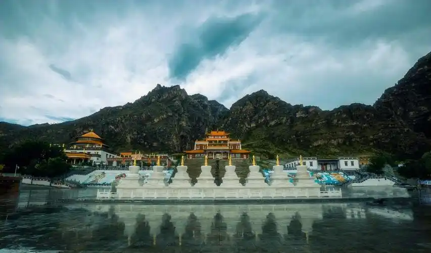内蒙古阿拉善广宗寺,俗称南寺