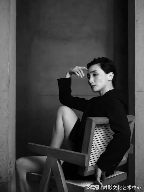 专注人物拍摄用影像去探索访国际肖像摄影师张晨路