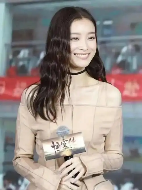 悟空传发布会倪妮新造型