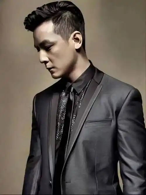 中年颜值崩塌,像变了个人,殊不知他们年轻时也惊艳了时光