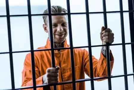 囚犯用铁链监狱吧在监狱中的囚犯人性格.