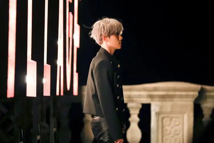 边伯贤 un village mv beind photos