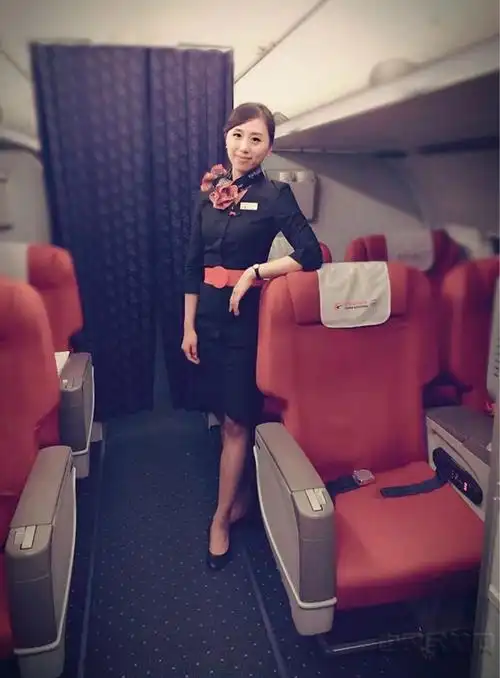 东航江苏乘务长朱敏之:一路芬芳满客舱-中国民航网