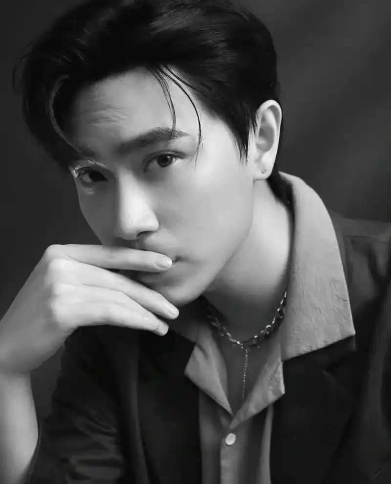 你们要找的四十岁男人图片 礼貌拿图谢谢支持