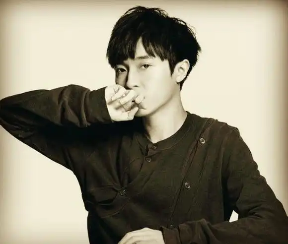 唱小情歌的吴青峰要参加《歌手》,看透生活归来仍是少年