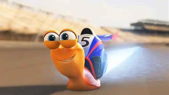 小蜗牛意外钻到发动机里,获得超速奔跑的能力,轻松跑过赛车手!