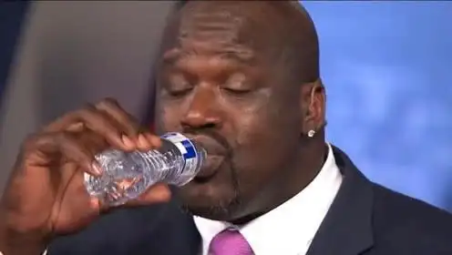 原创巨人奥尼尔体积有多夸张矿泉水当口服液喝吃鸡腿像剔牙