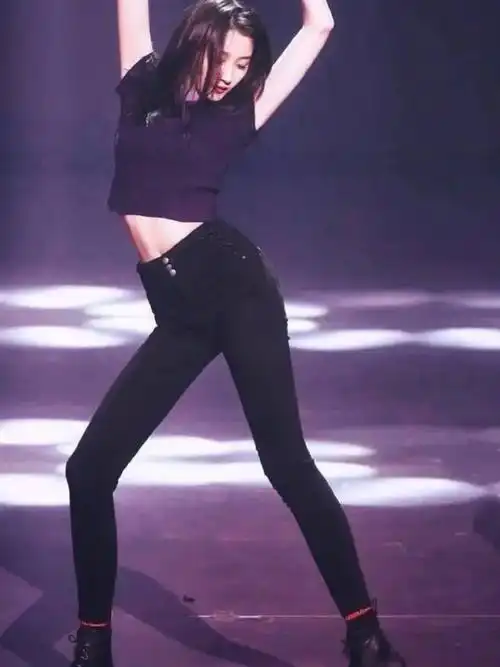 晒出你的"女团腿"