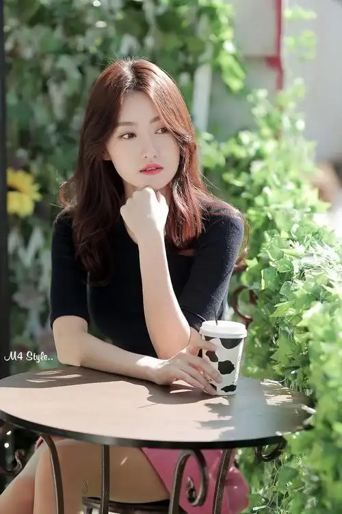 气质美女美莉户外高清写真 (三)