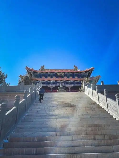 大圣竹林寺是五台山人很少比较远的一个寺庙和自己比较有缘的一个寺!