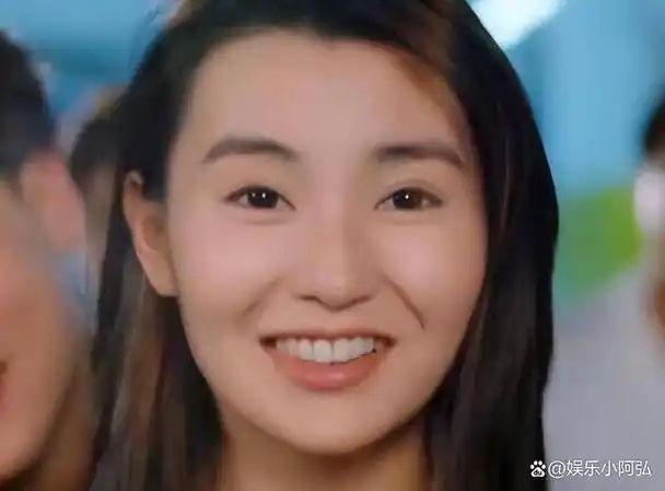 事业巅峰选择退圈无夫无子独居贫民区活出真实自我