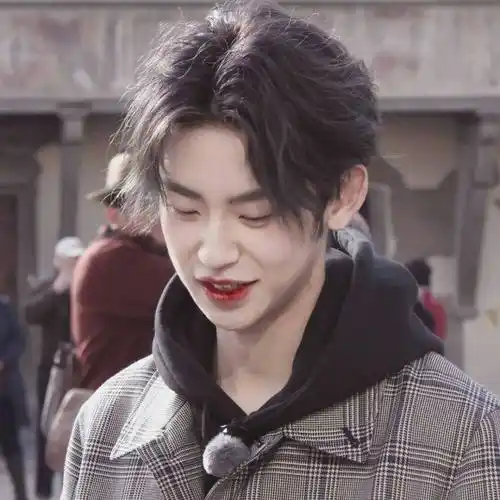 王琳凯小鬼的可爱头像 王琳凯神仙颜值头像