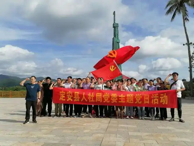 组织党员干部前往琼海市椰子寨战斗纪念馆开展红色教育主题党日活动