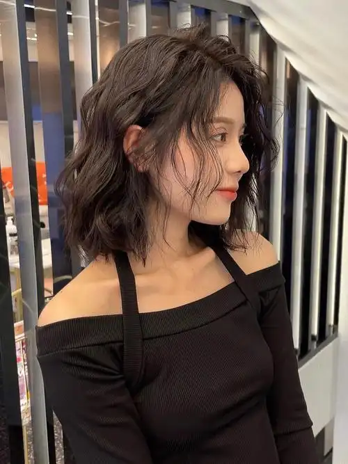 女生短发发型蓬松慵懒法式卷耐看不显老