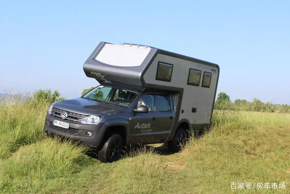 大众四驱双排皮卡房车,重心低越野能力强,内部两张大床足够睡