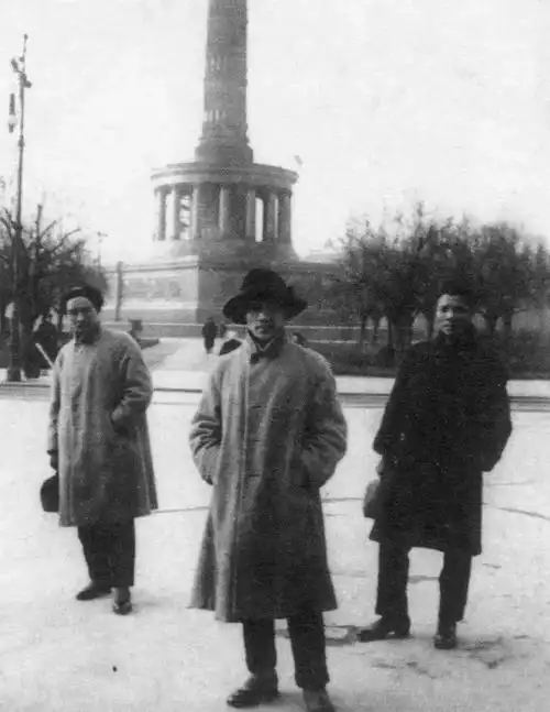 世人拿他当狗他却体面一生