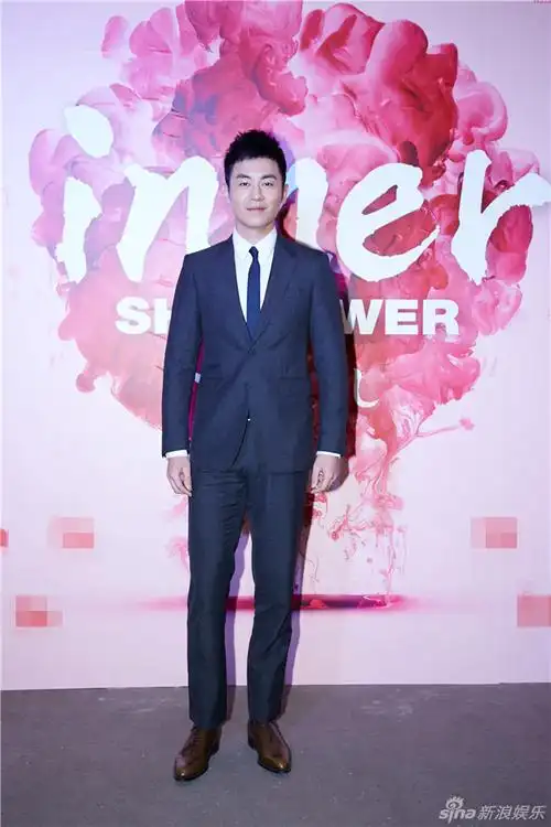 组图:朱亚文亮相活动 帅气西装展型男魅力_高清图集_新浪网