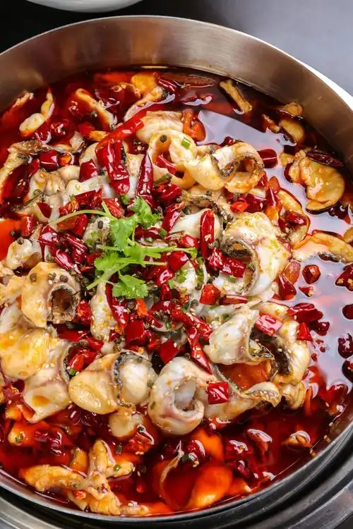 水煮鱼要的就是这个红火狂放劲儿!图/视觉中国