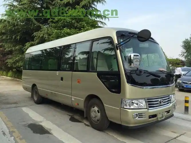 18款18座中巴出租